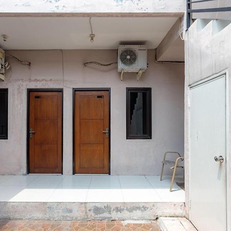 Reddoorz At Osuko Residence Sukomanunggal Jaya Σουραμπάγια Εξωτερικό φωτογραφία