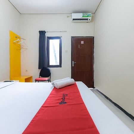 Reddoorz At Osuko Residence Sukomanunggal Jaya Σουραμπάγια Εξωτερικό φωτογραφία