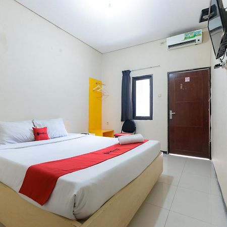 Reddoorz At Osuko Residence Sukomanunggal Jaya Σουραμπάγια Εξωτερικό φωτογραφία
