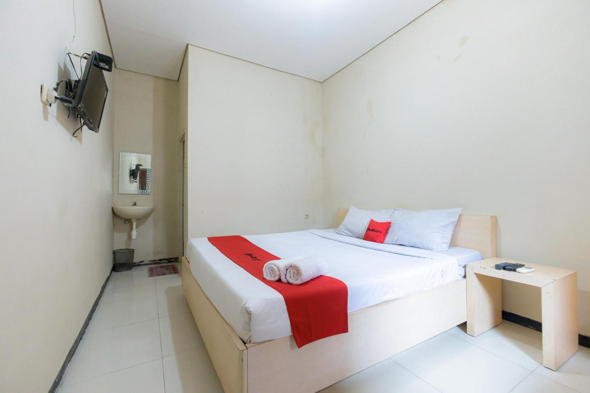 Reddoorz At Osuko Residence Sukomanunggal Jaya Σουραμπάγια Εξωτερικό φωτογραφία
