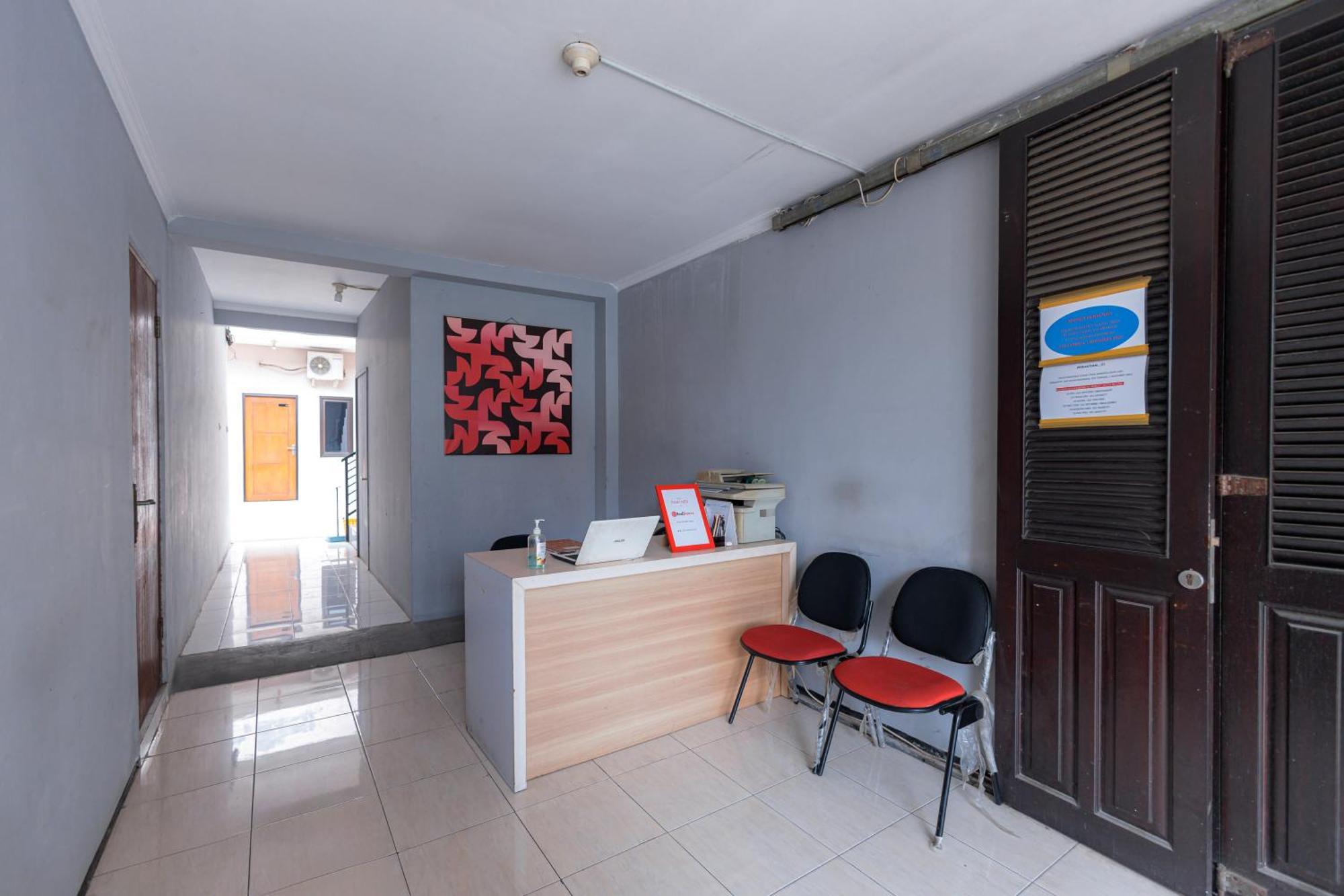 Reddoorz At Osuko Residence Sukomanunggal Jaya Σουραμπάγια Εξωτερικό φωτογραφία