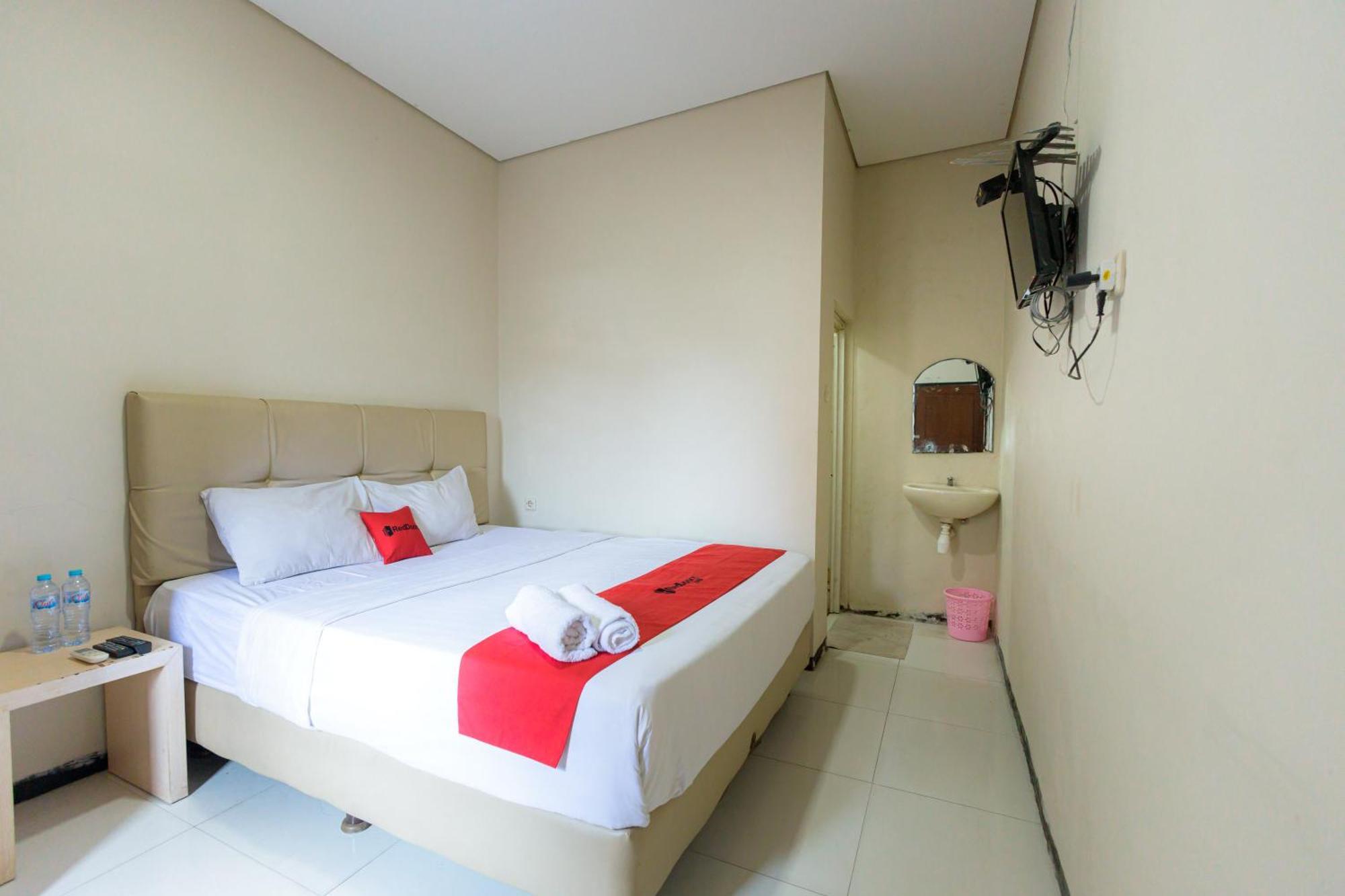 Reddoorz At Osuko Residence Sukomanunggal Jaya Σουραμπάγια Εξωτερικό φωτογραφία