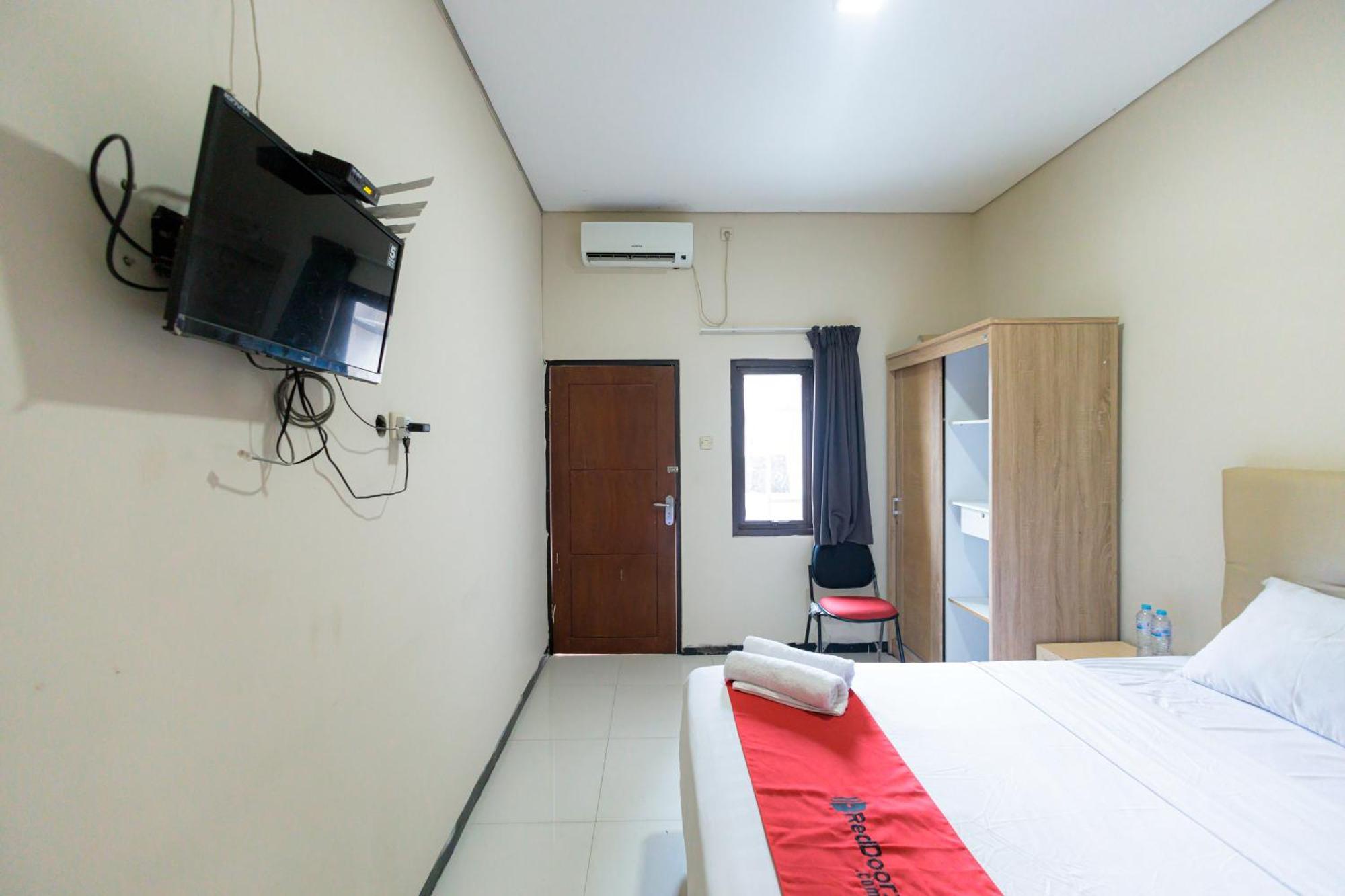 Reddoorz At Osuko Residence Sukomanunggal Jaya Σουραμπάγια Εξωτερικό φωτογραφία